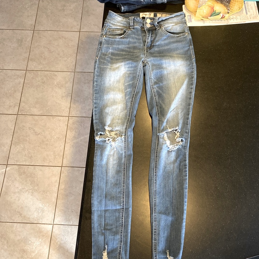 Women’s (junior) size 1 Indigo Rein ankle jeans